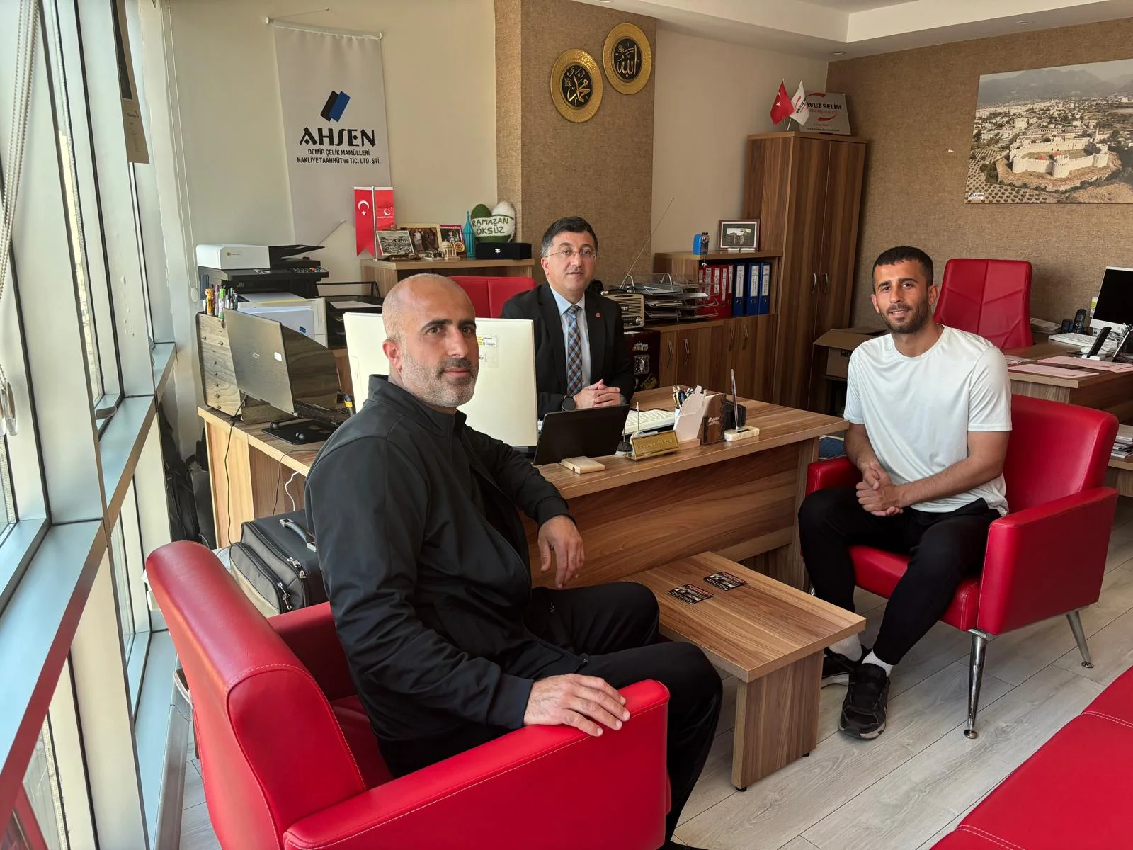 Payas Demir Spor Futbol Kulübü Öksüz’ü Ziyaret Etti