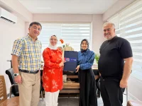 Kadın Kolları Başkanı Halime Öksüz, Dyt. Tuğba Yıldırım’a ziyarette bulundu